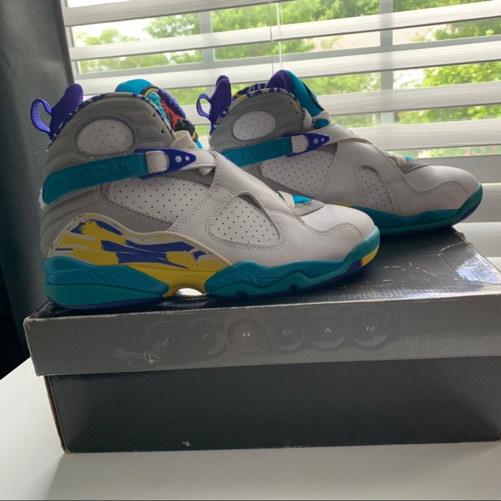 Air Jordan women’s aqua 8 (2007)